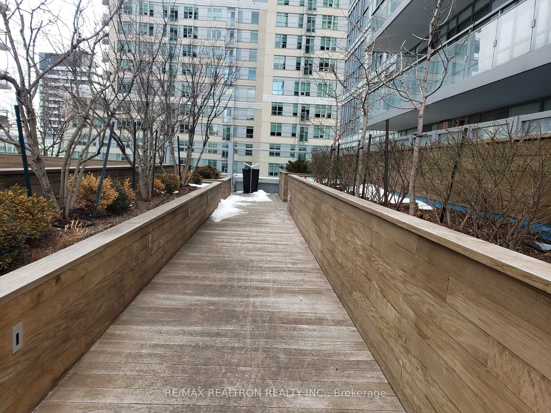 2 Bedrooms Condo at 89 Dunfield, Toronto For sale