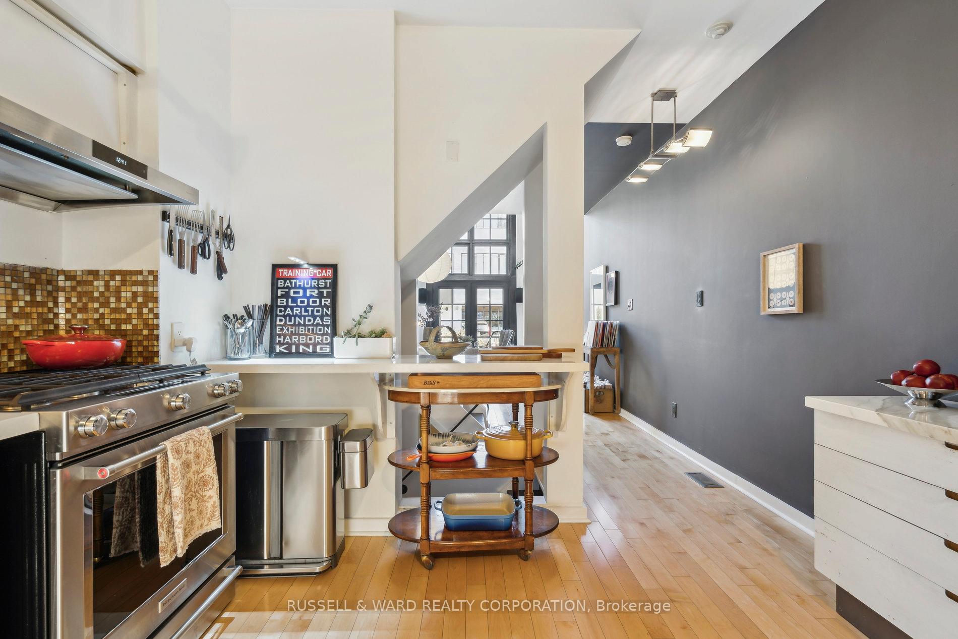 2 Bedrooms Condo at 394 Euclid,  Toronto For sale