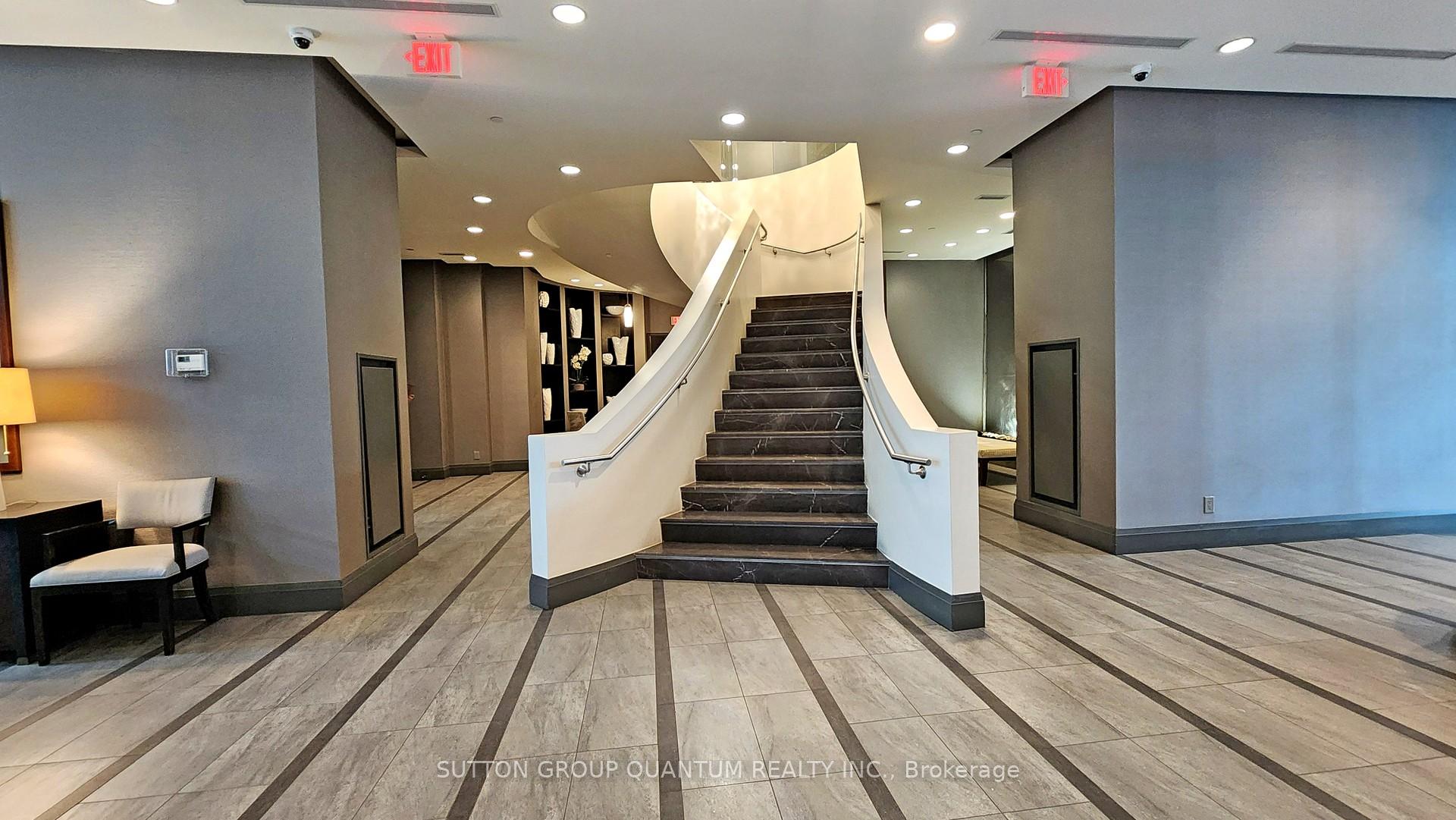 2 Bedrooms Condo at 11 Bronte, Oakville For sale