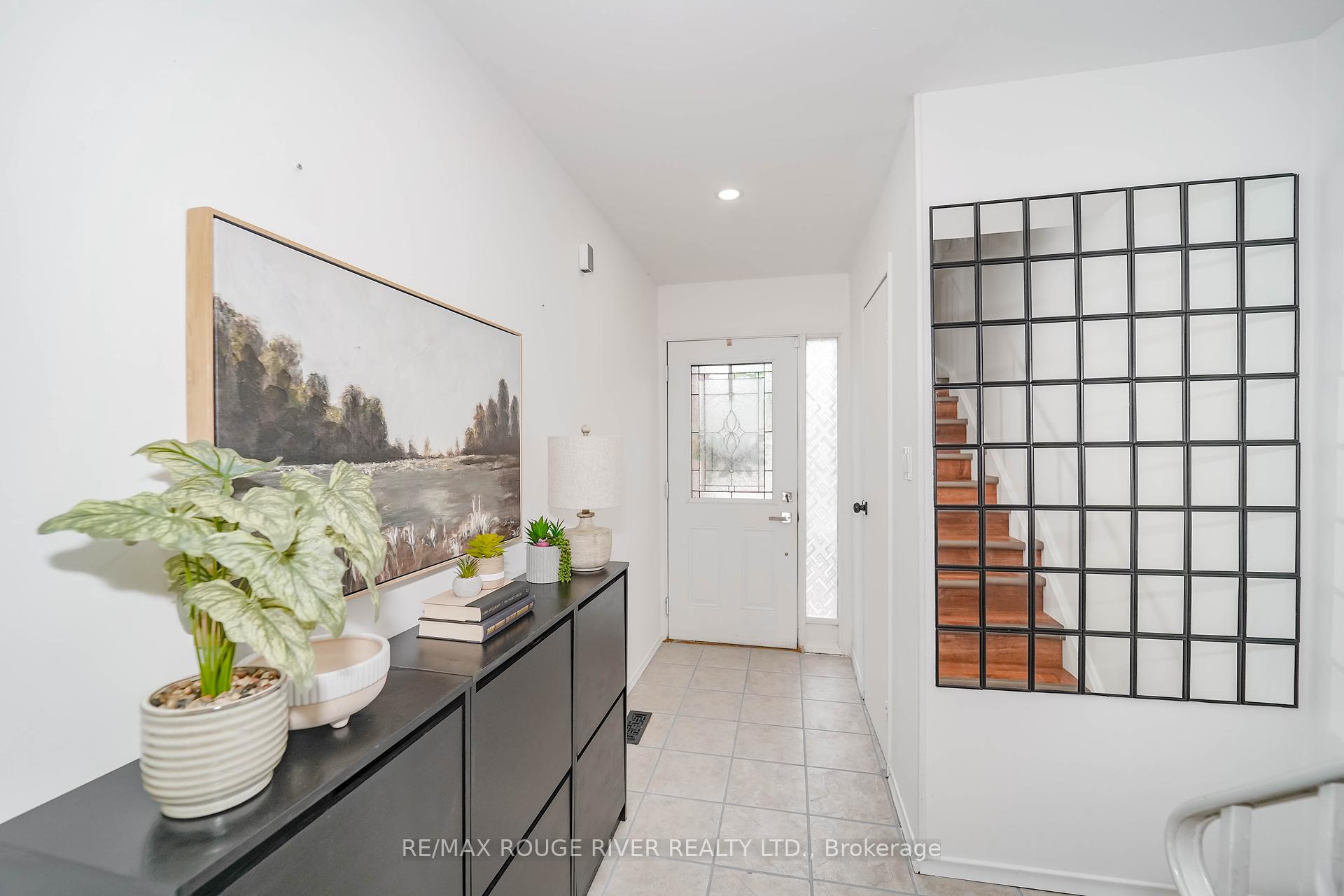 3 Bedrooms Condo at 100 Bridletowne, Toronto For sale