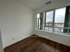 405 Dundas Street W 209