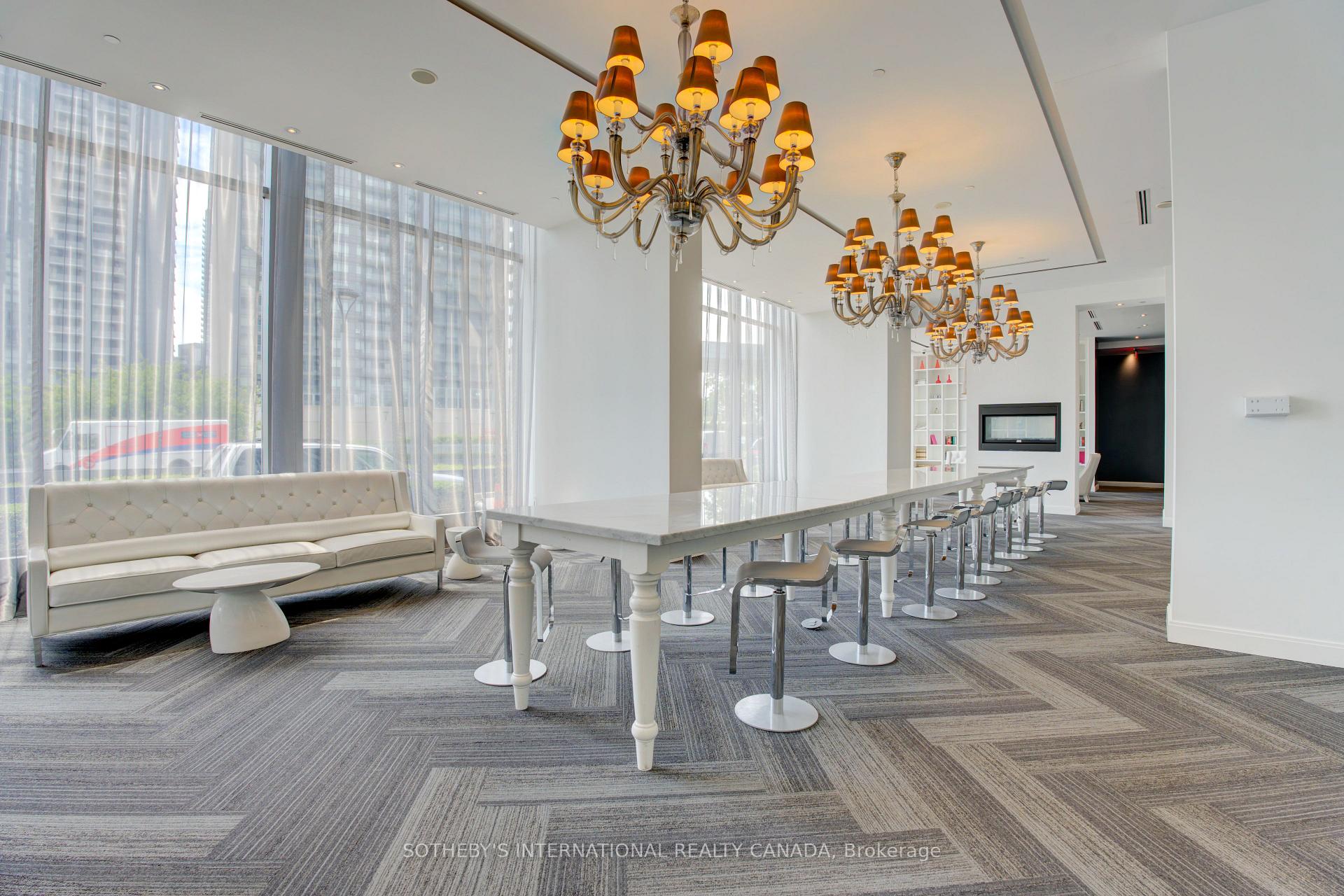 3 Bedrooms Condo at 88 Park Lawn, Toronto For sale