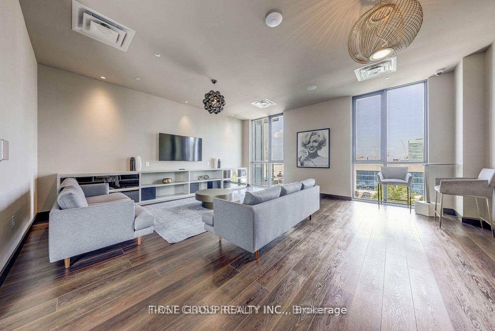 2 Bedrooms Condo at 10 Honeycrisp, Vaughan For sale