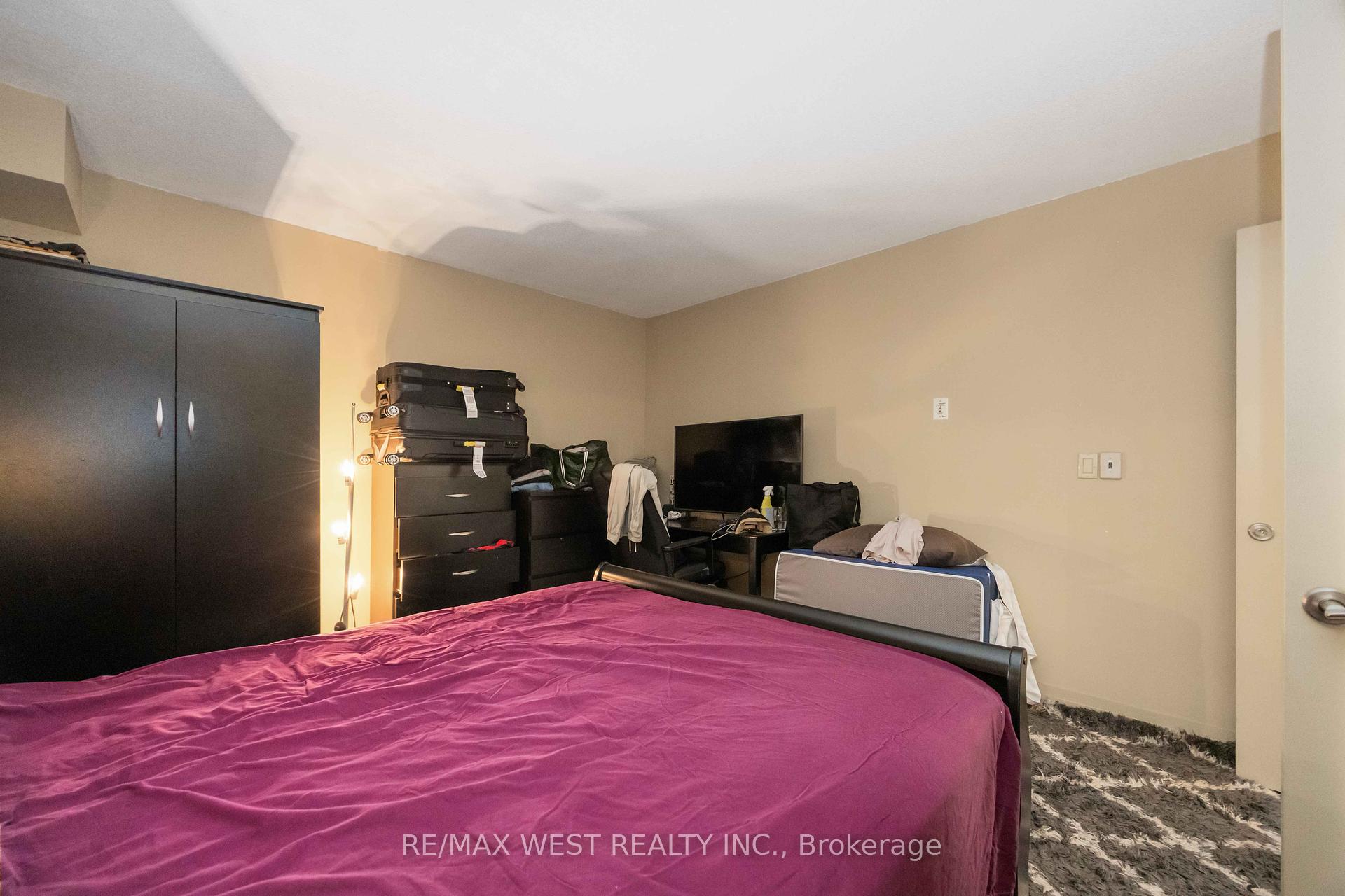 1 Bedroom Condo at 2737 Keele, Toronto For sale