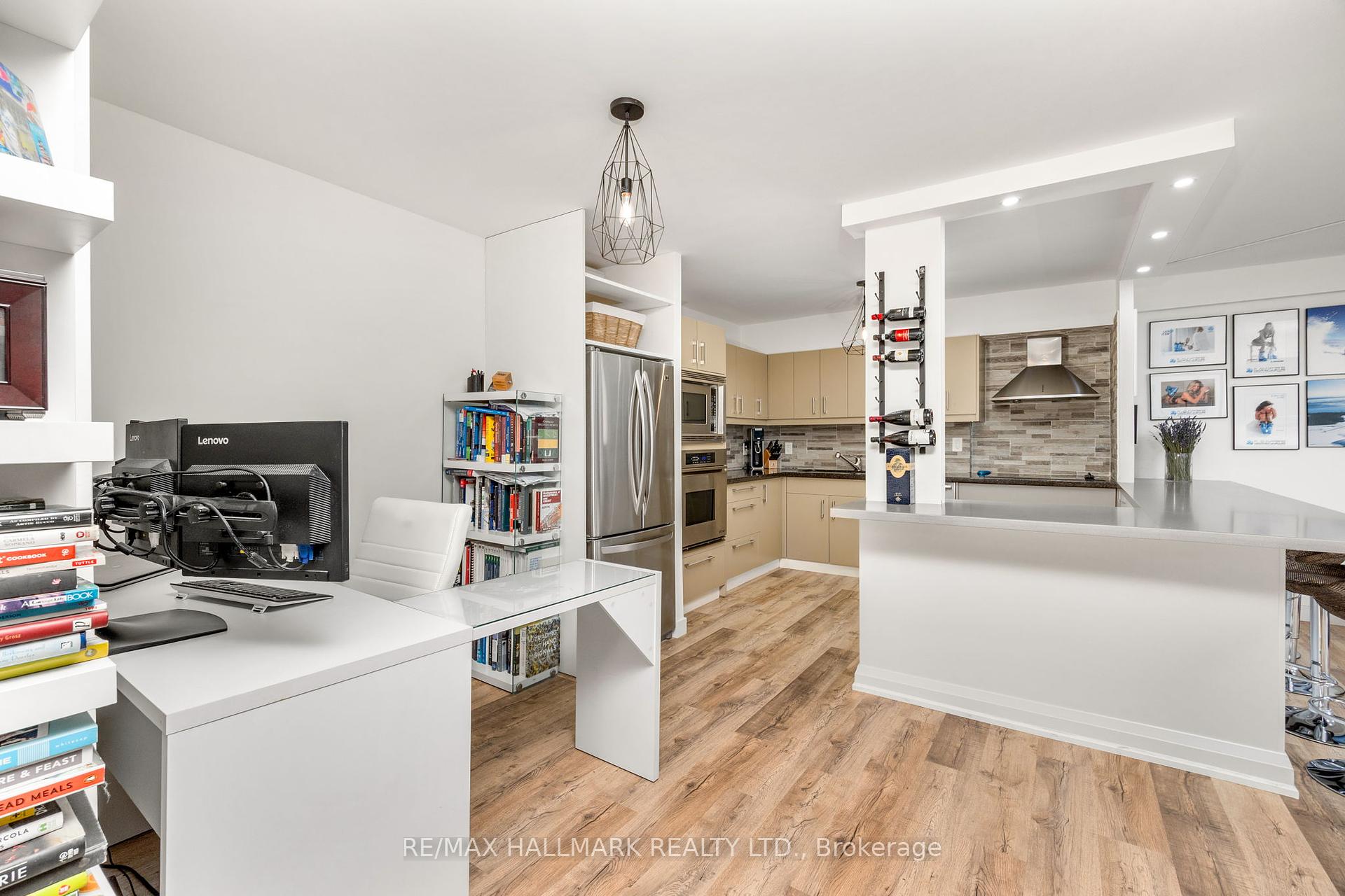 2 Bedrooms Condo at 212 St George, Toronto For sale