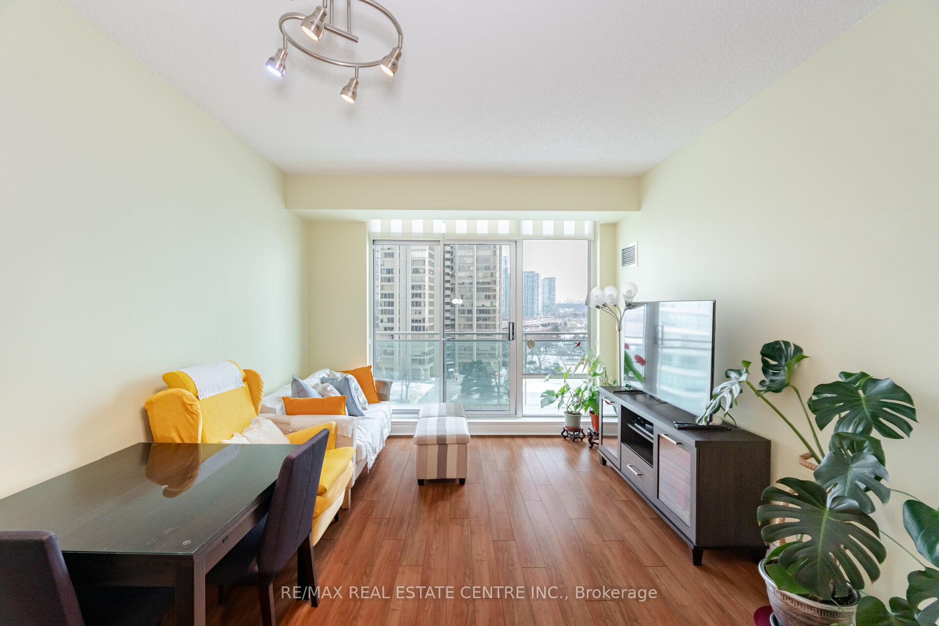 2 Bedrooms Condo at 5 Marine Parade,  Toronto For sale