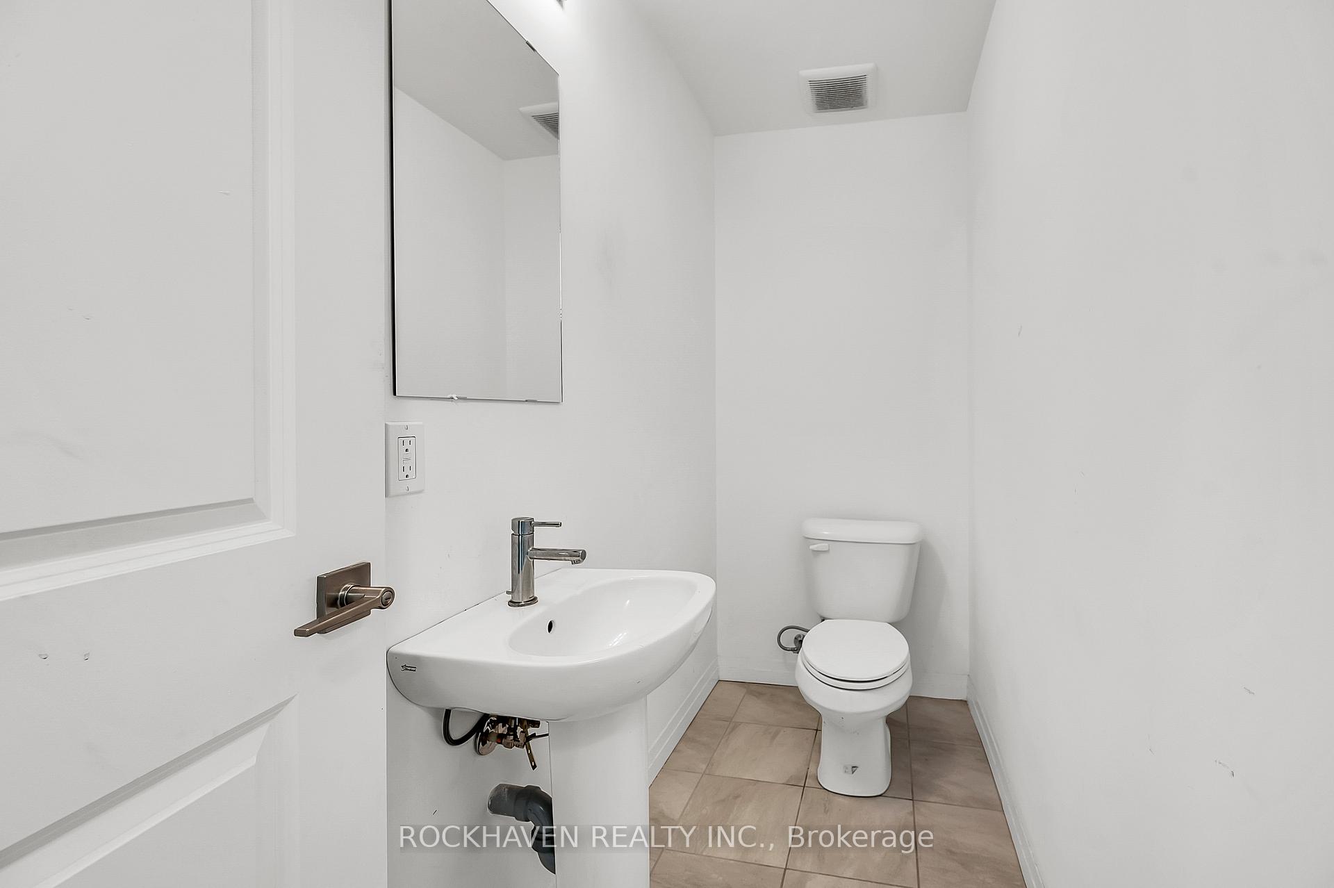 3 Bedrooms Condo at 5 Hamilton, Hamilton For sale