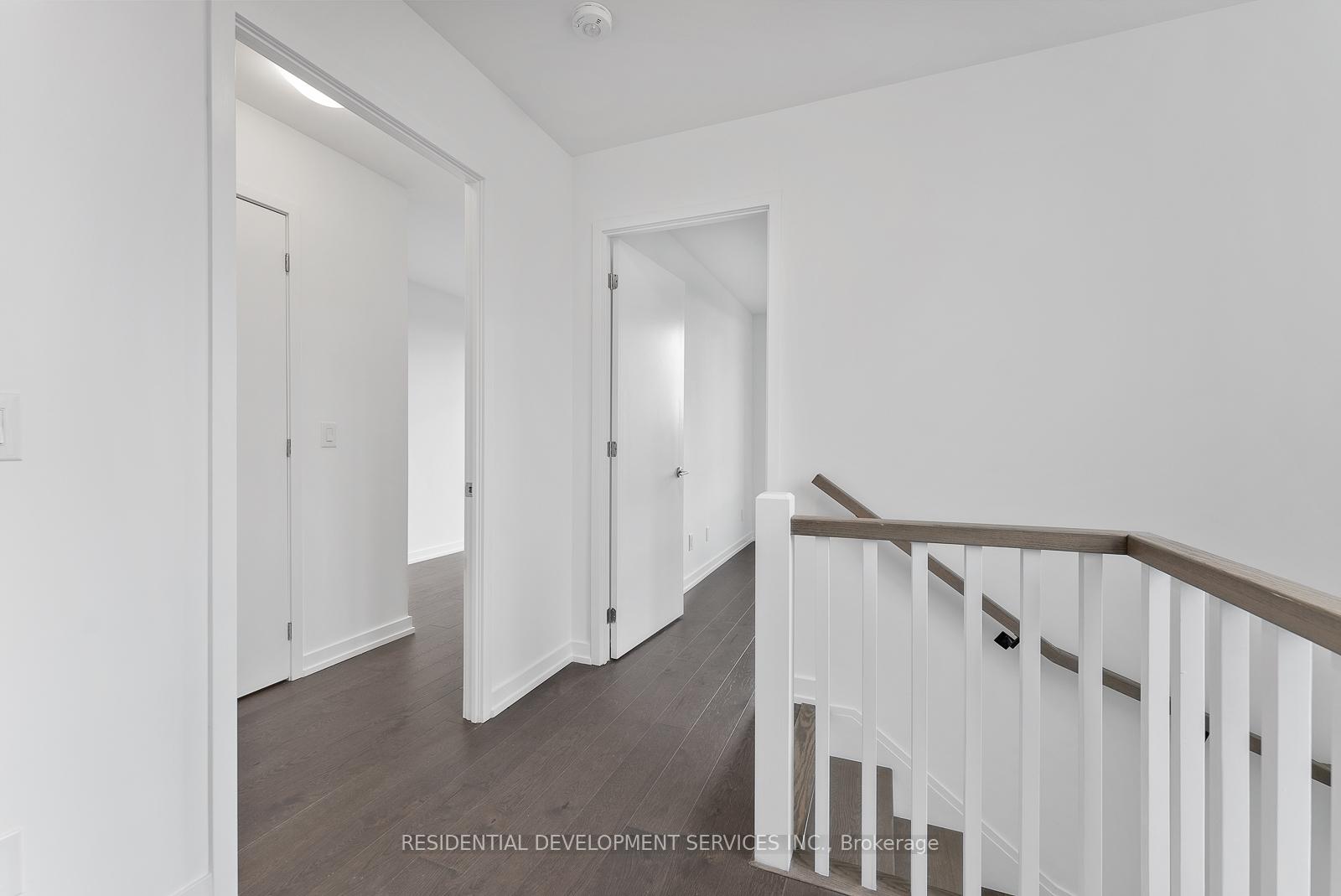 4 Bedrooms Condo at 15 Maryport,  Toronto For sale