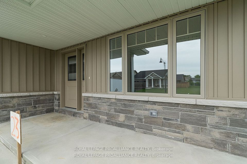 72 Stirling Crescent, Prince Edward County, ON K0K 2T0