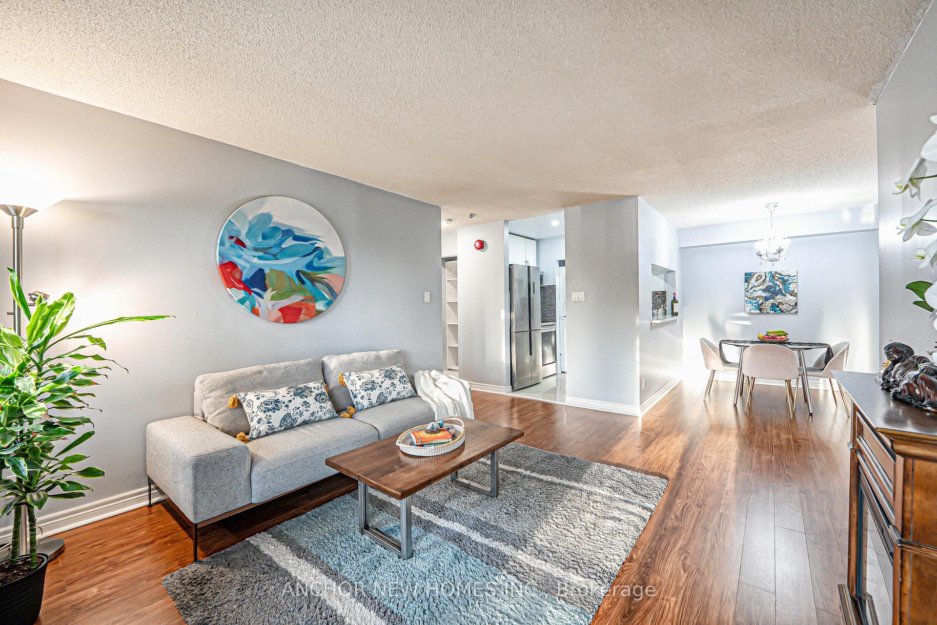 2 Bedrooms Condo at 65 Trailwood,  Mississauga For sale