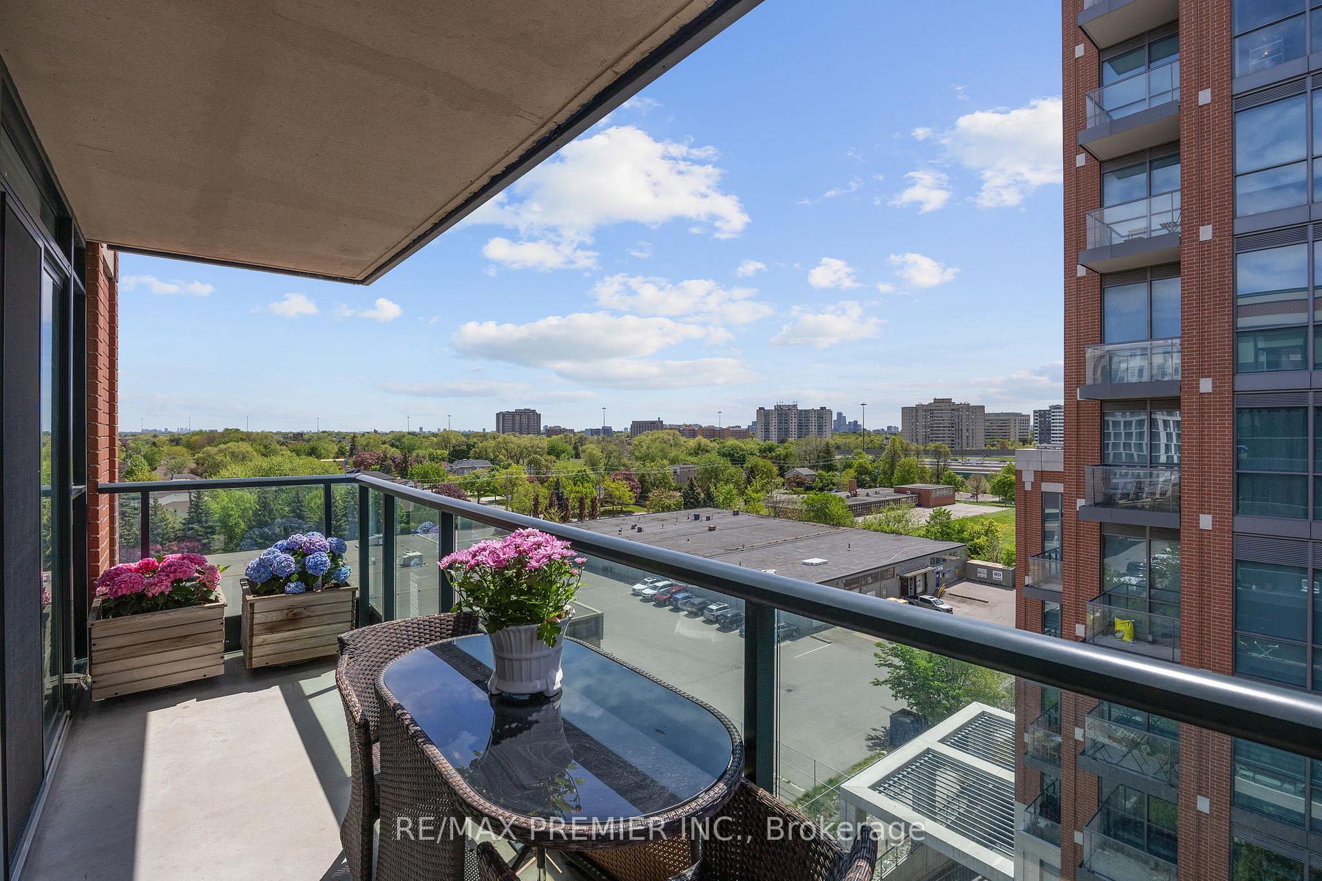 2 Bedrooms Condo at 525 Wilson, Toronto For sale