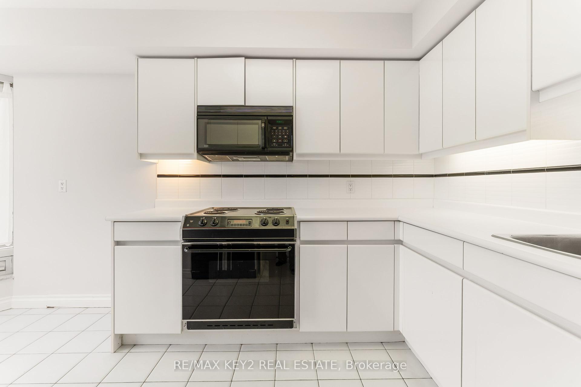 1 Bedroom Condo at 1 Palace Pier, Toronto For sale