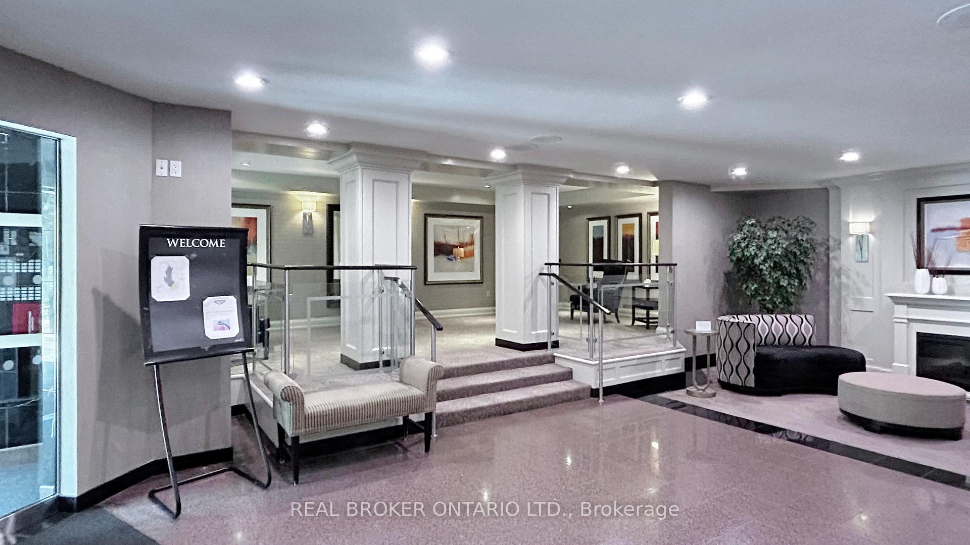 2 Bedrooms Condo at 7440 Bathurst, Vaughan For sale