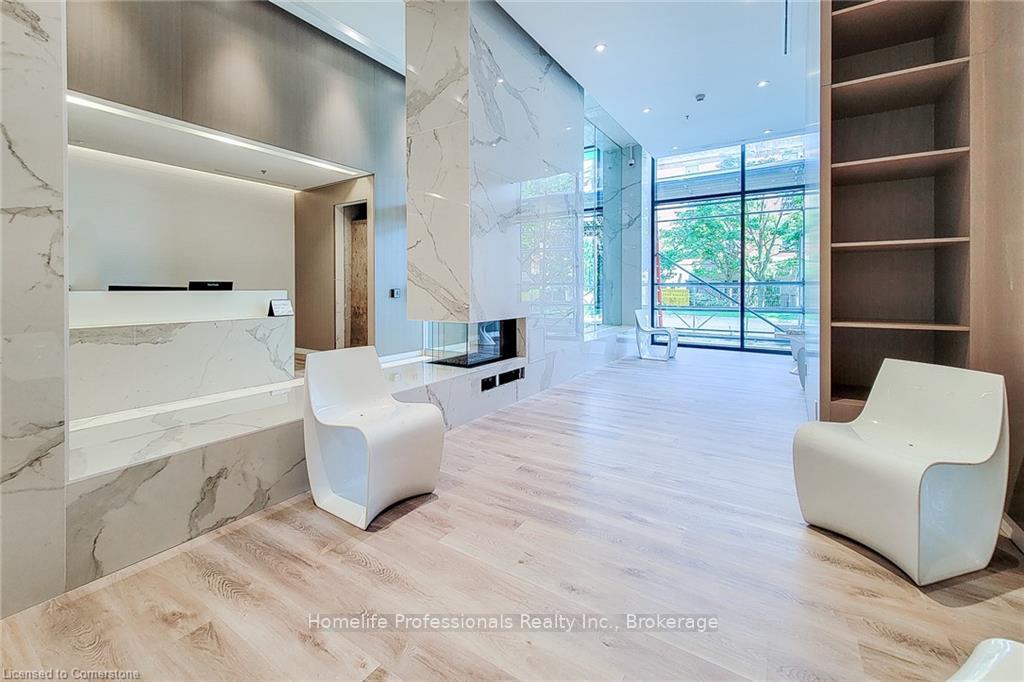 1 Bedroom Condo at 370 Martha,  Burlington For sale