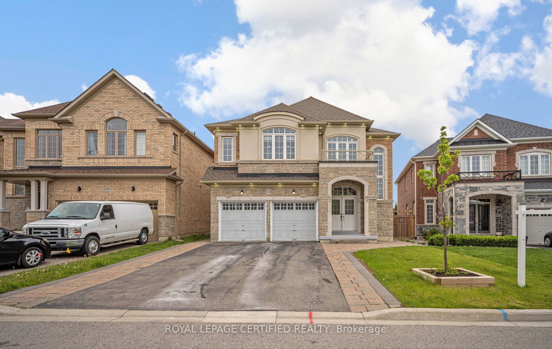 32 Cayton Crescent, Bradford West Gwillimbury, ON L3Z 2A6