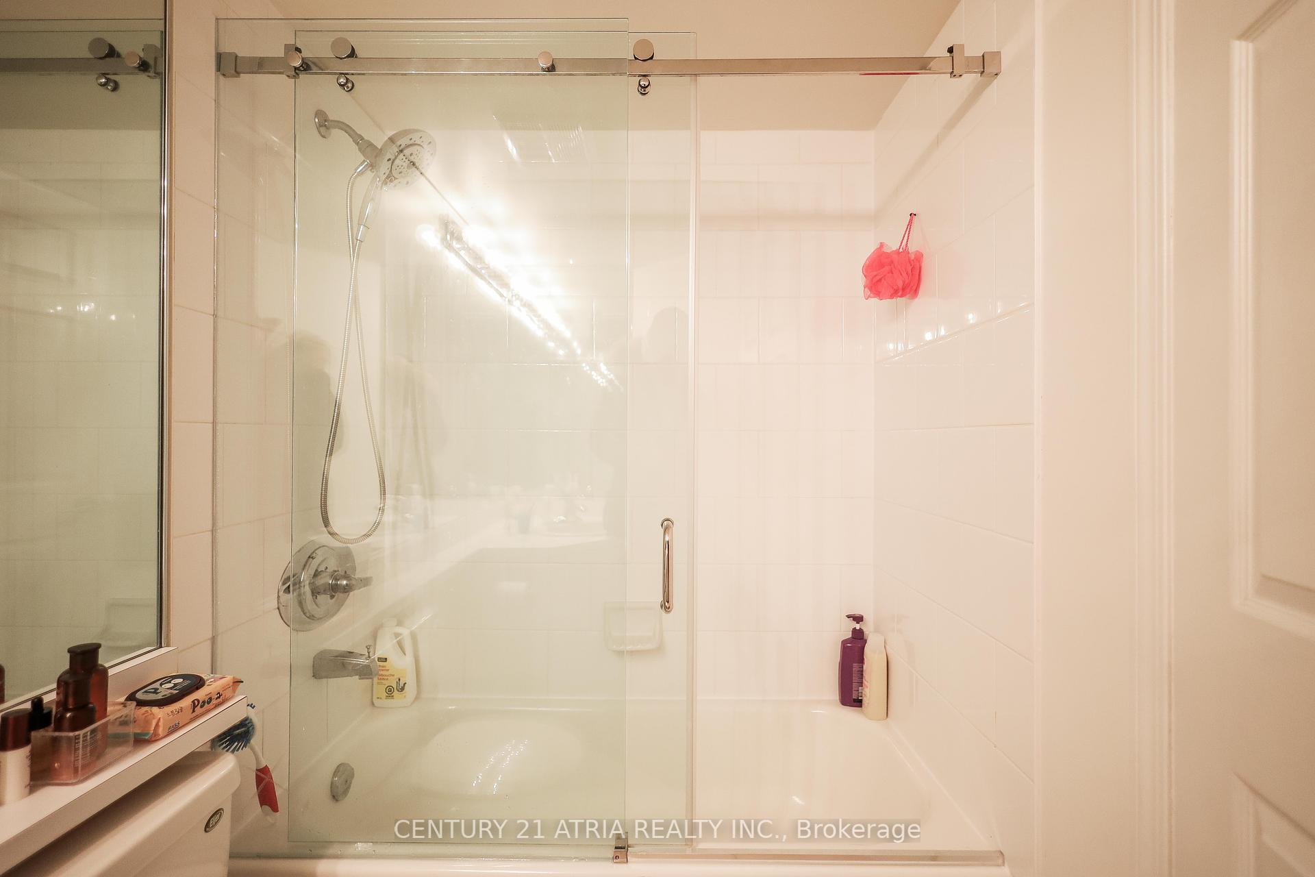 2 Bedrooms Condo at 455 Rosewell, Toronto For sale