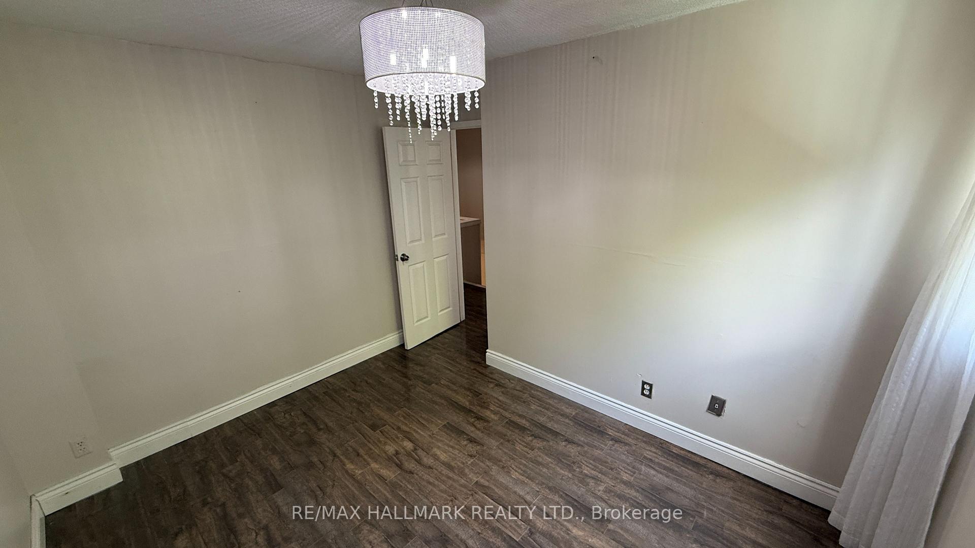 4 Bedrooms Condo at 3600 Morning Star, Mississauga For sale