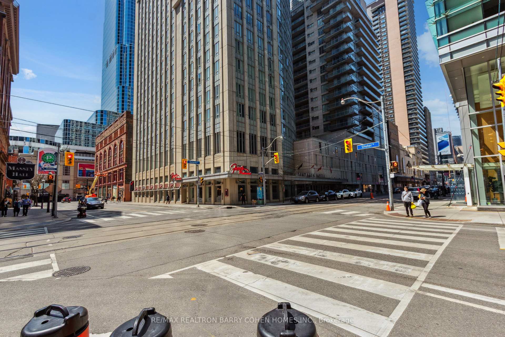 1 Bedroom Condo at 210 Victoria, Toronto For sale