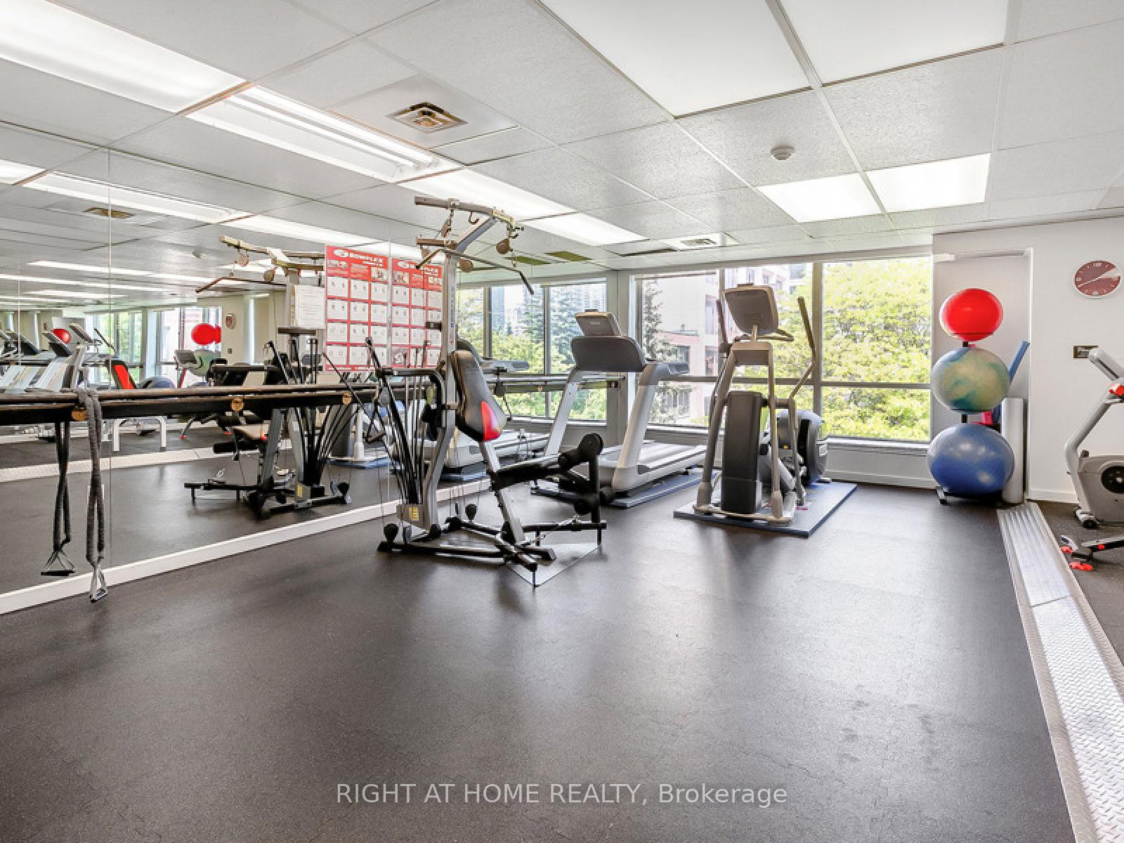 2 Bedrooms Condo at 225 Davenport, Toronto For sale