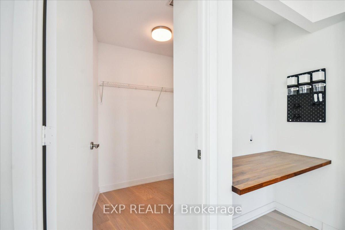 1 Bedroom Condo at 3883 Quartz, Mississauga For sale
