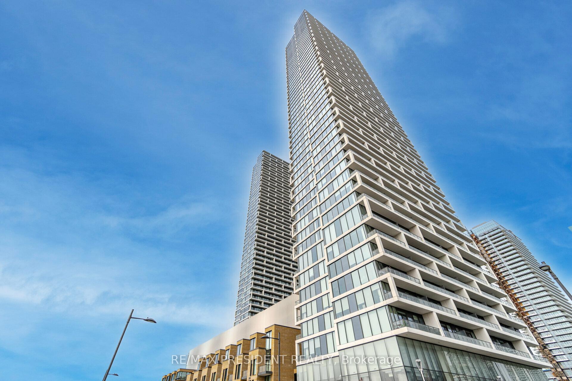 3 Bedrooms Condo at 5 Buttermill, Vaughan For sale