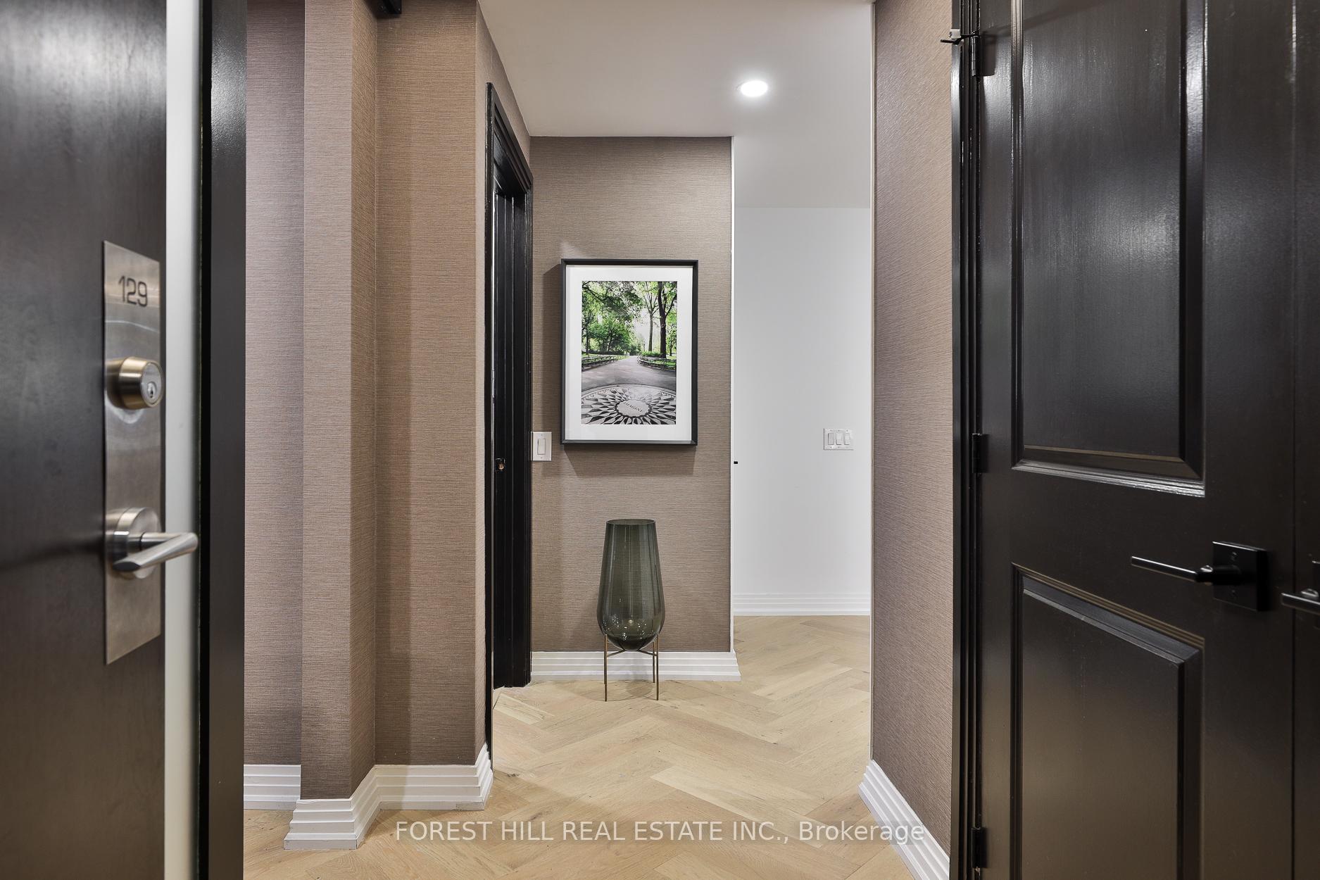 2 Bedrooms Condo at 1 Benvenuto, Toronto For sale