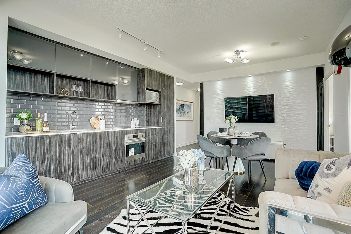 2 Bedrooms Condo at 52 Forest Manor, Toronto For sale
