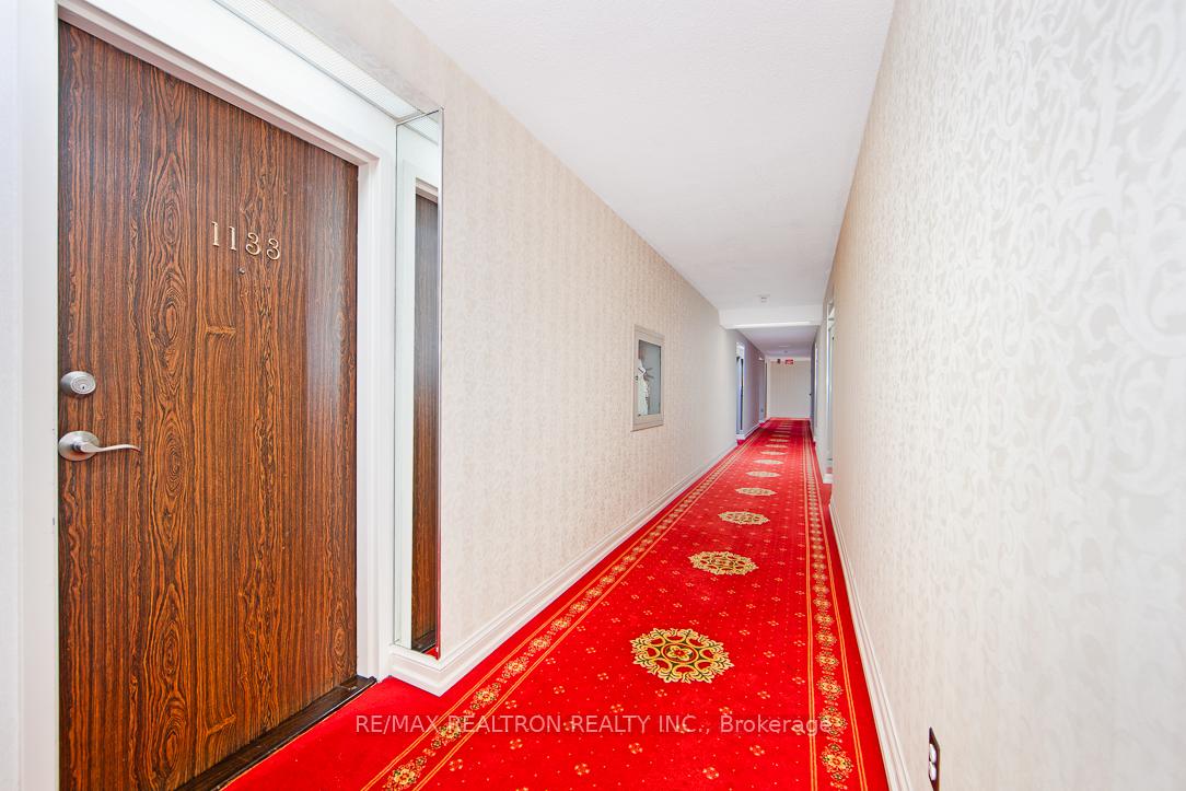 4 Bedrooms Condo at 25 Bamburgh, Toronto For sale