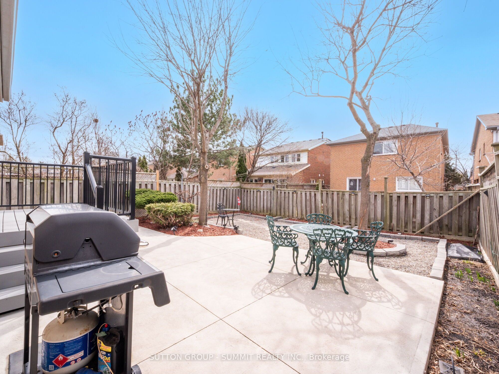 5726 TAYSIDE Crescent