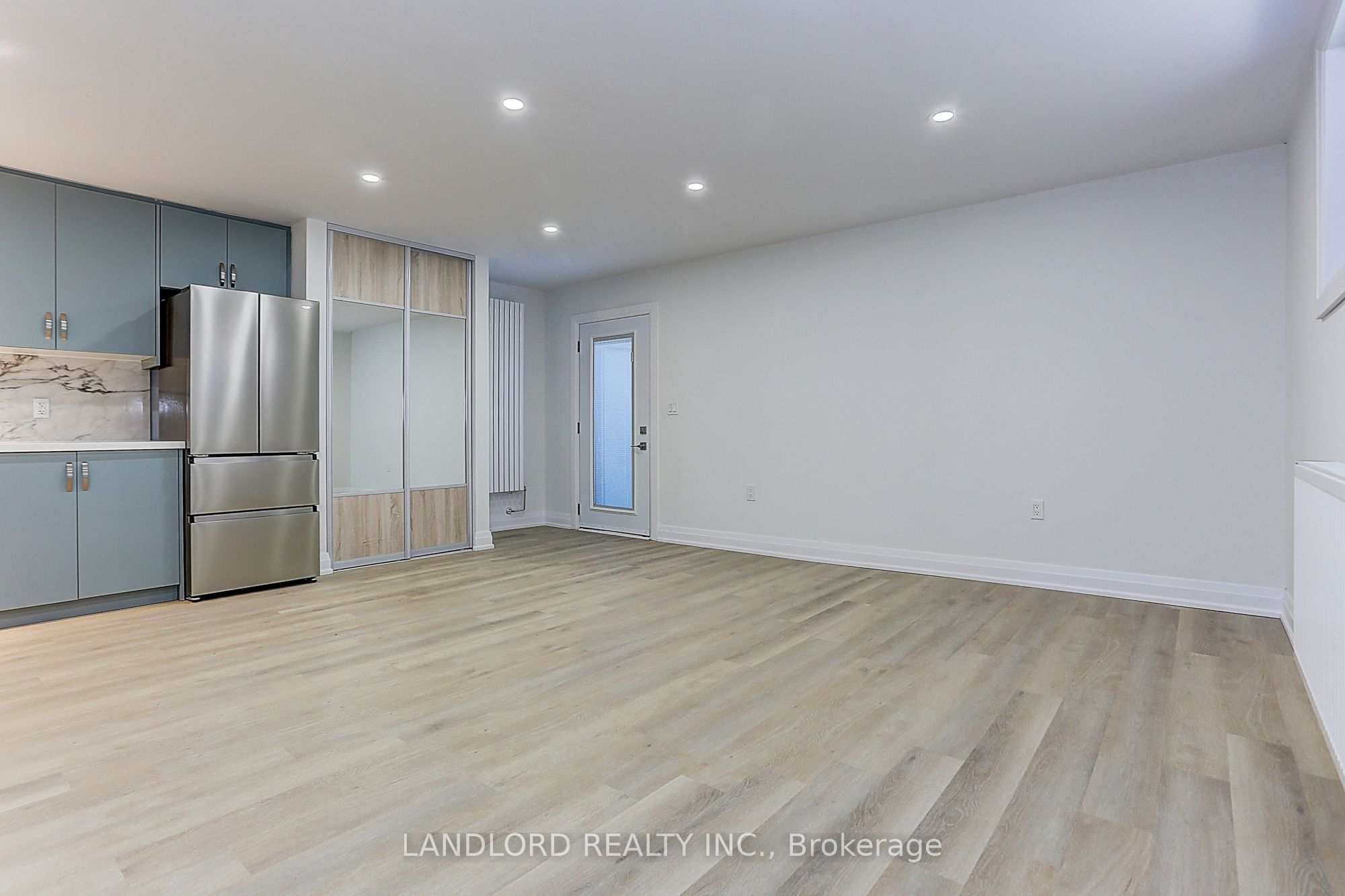 30 Lambton Avenue, #Lower