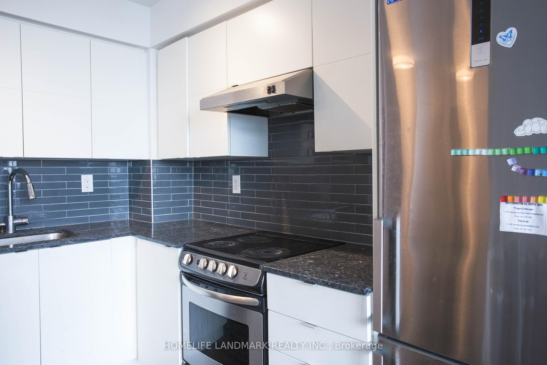 2 Bedrooms Condo at 160 Flemington, Toronto For sale