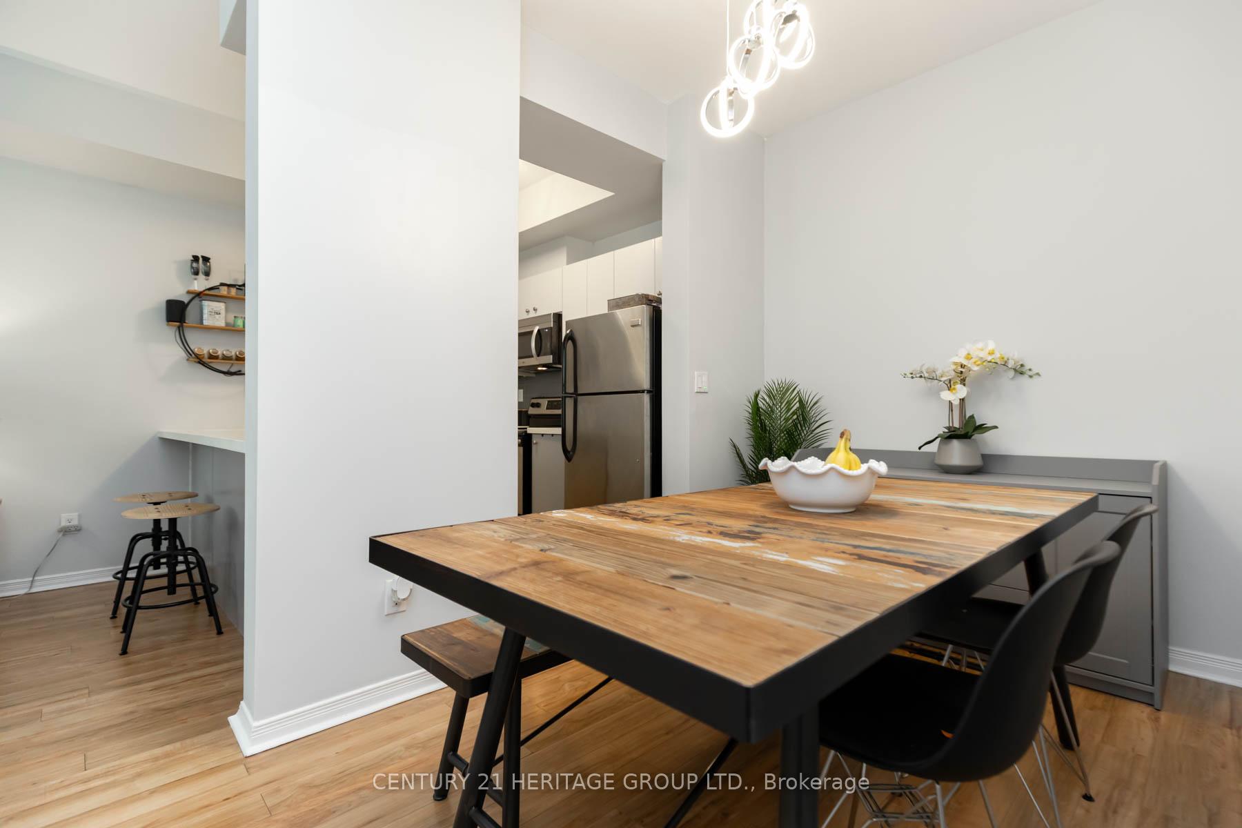 2 Bedrooms Condo at 68 Winston Park, Toronto For sale