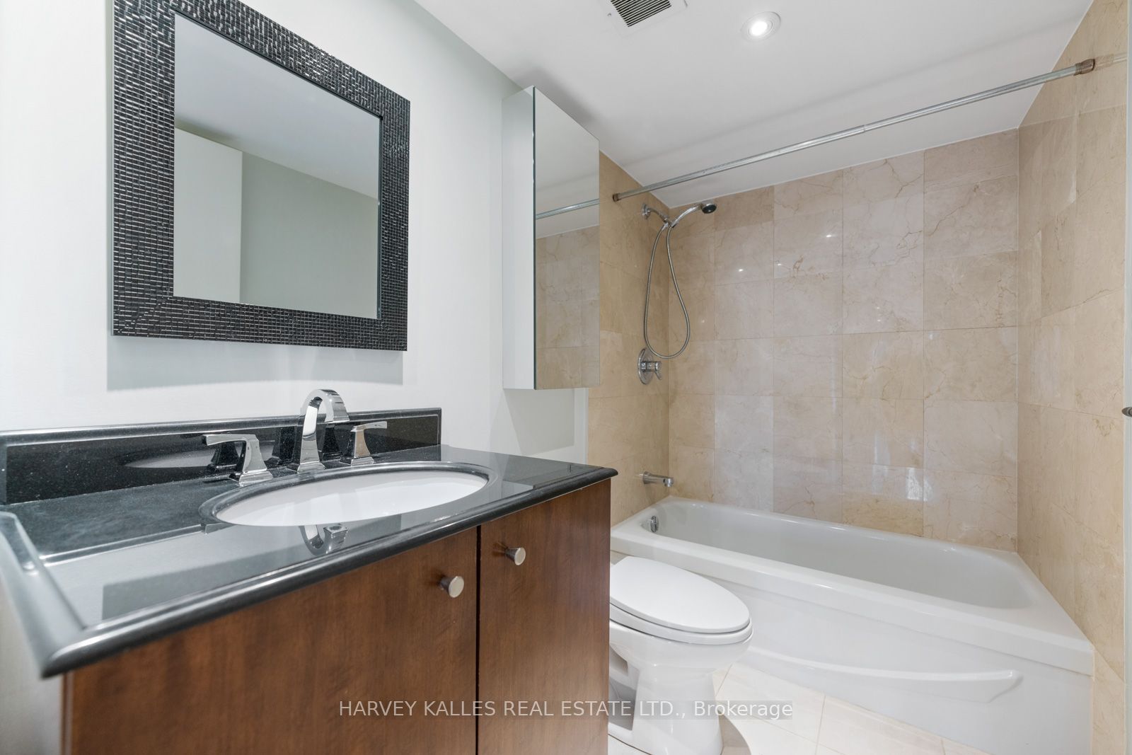 70 Elmsthorpe Avenue PH-401
