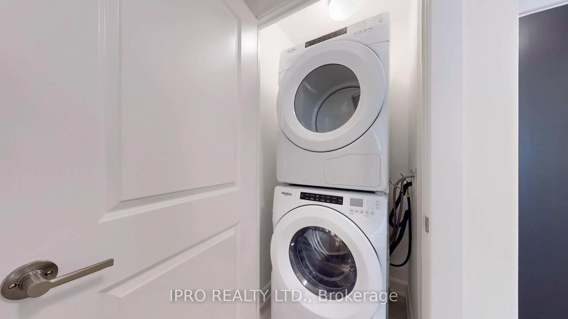 2 Bedrooms Condo at 3200 William Coltson, Oakville For sale