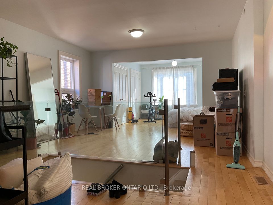1188 Woodbine