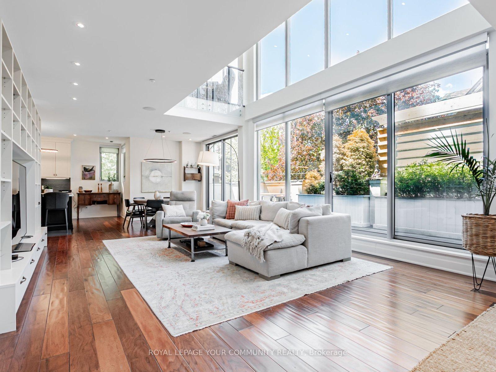 3 Bedrooms Condo at 1 Rainsford, Toronto For sale