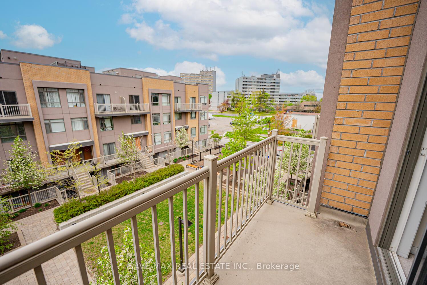 2 Bedrooms Condo at 1070 Progress, Toronto For sale