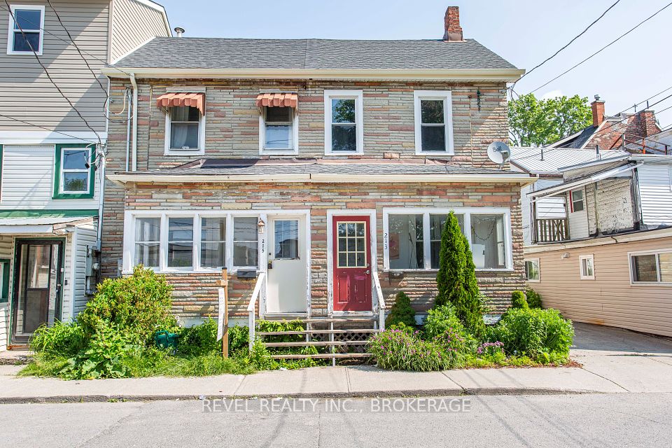 215 Earl