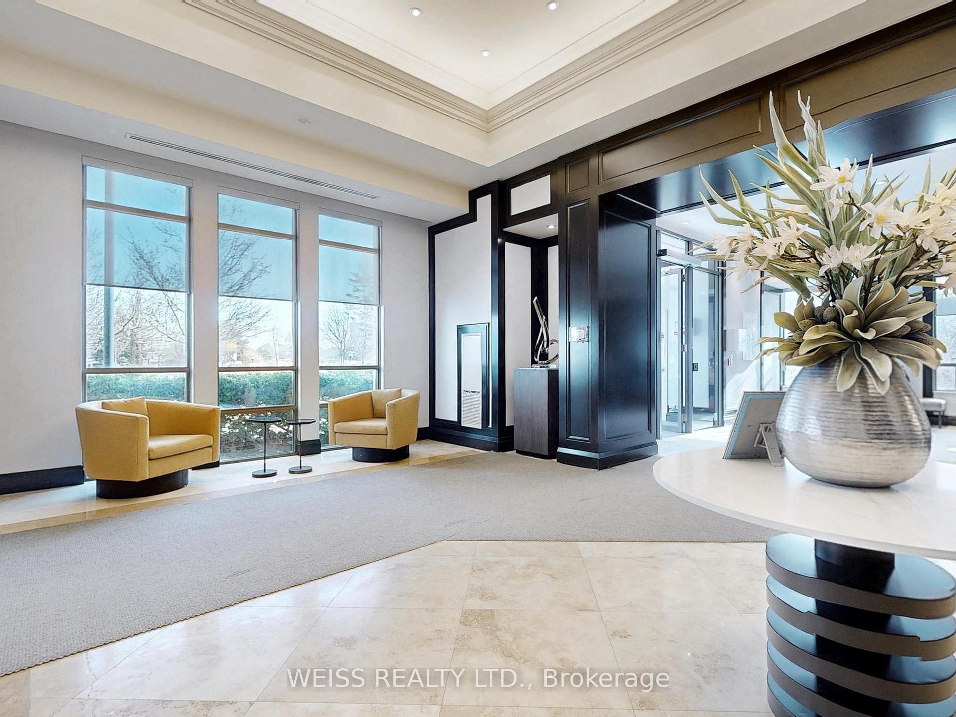 3 Bedrooms Condo at 88 Promenade, Vaughan For sale