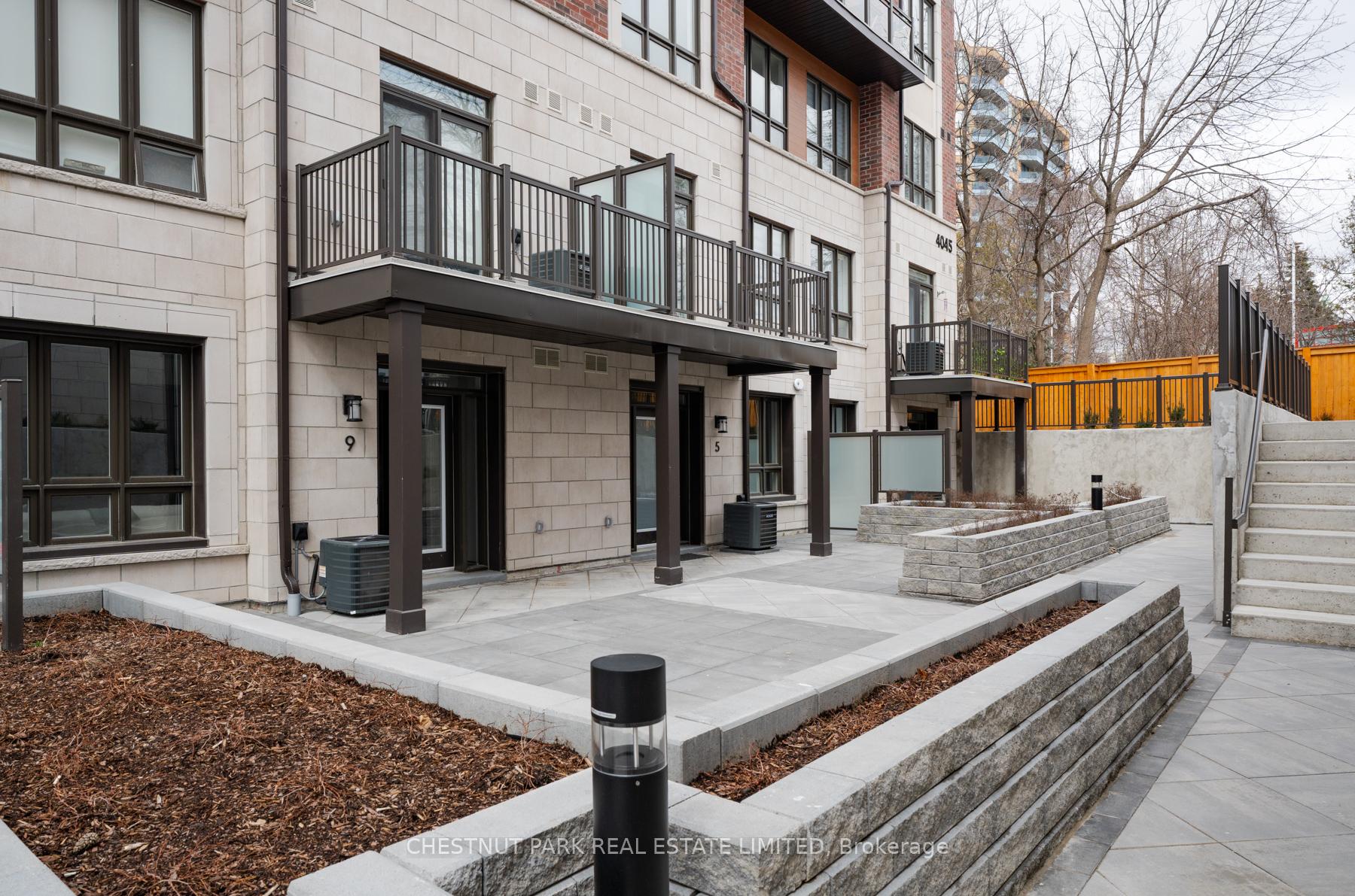 3 Bedrooms Condo at 4045 Hickory,  Mississauga For sale