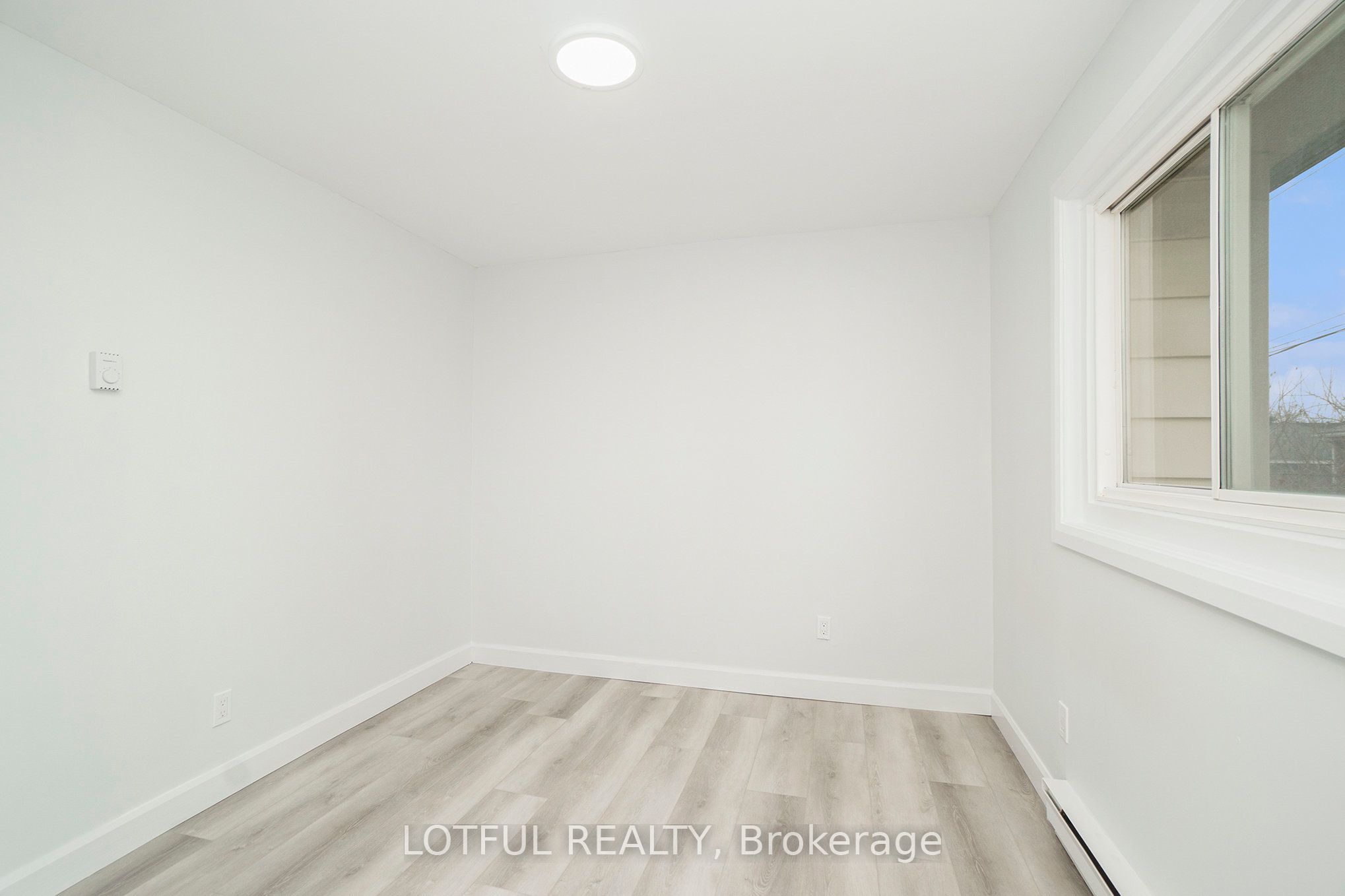 484 Queen Mary Street #6, Overbrook - Castleheights and Area 3502 - Overbrook/Castle Heights