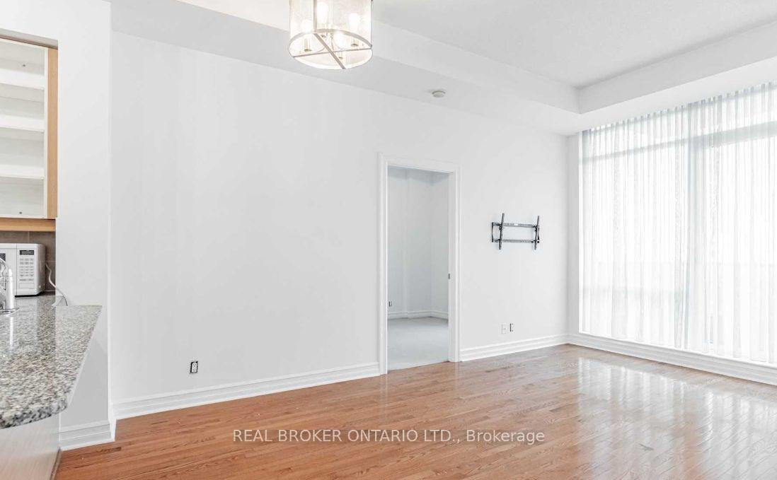 3 Bedrooms Condo at 33 Elm, Mississauga For sale