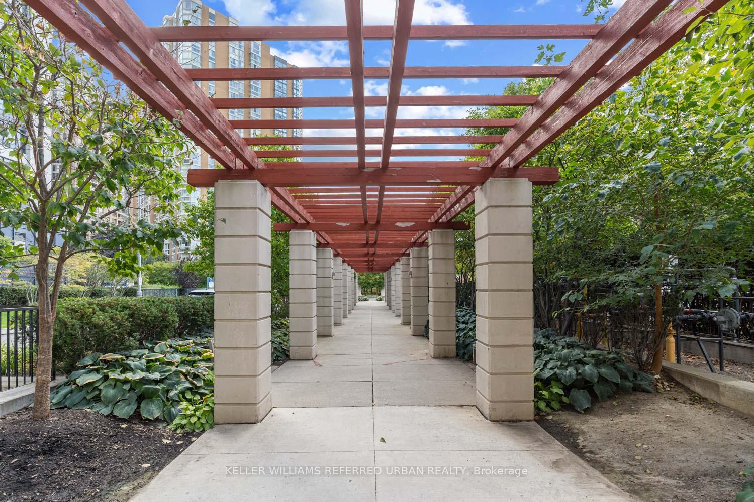 1 Bedroom Condo at 155 Beecroft, Toronto For sale