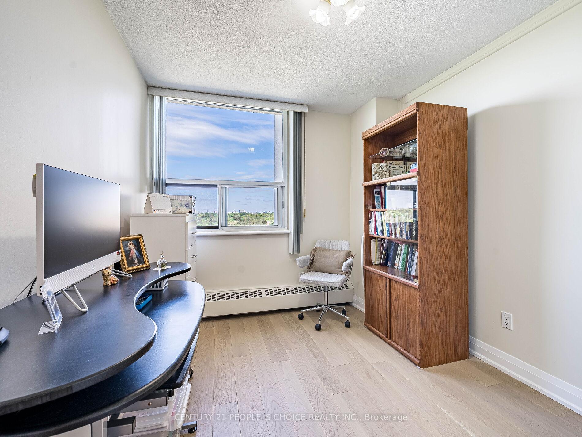 2 Bedrooms Condo at 451 The West Mall, Toronto For sale
