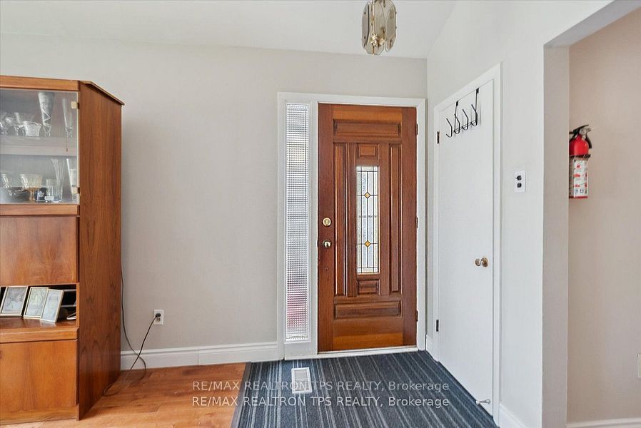 43 Gondola Crescent