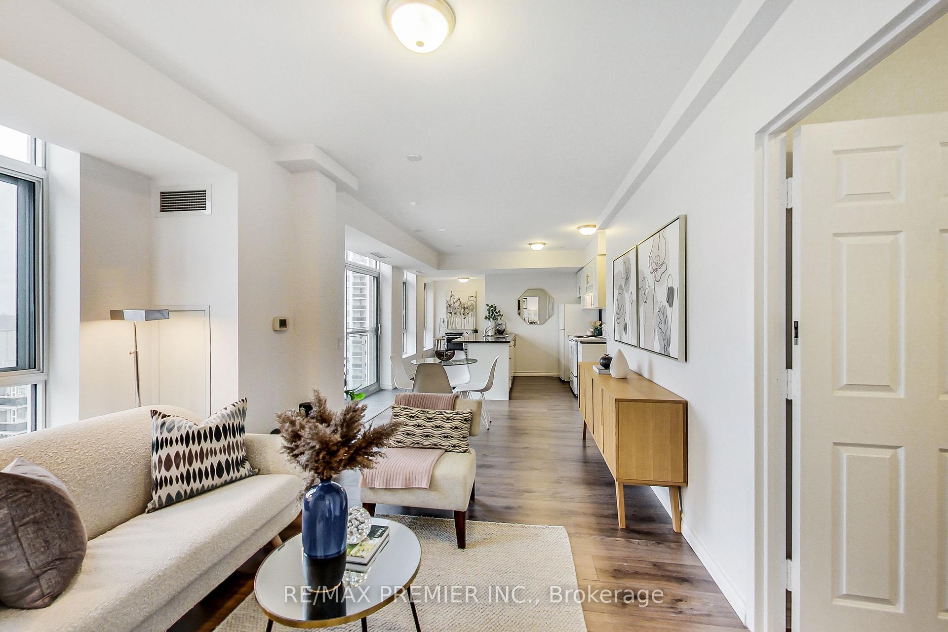 3 Bedrooms Condo at 15 Maplewood, Toronto For sale