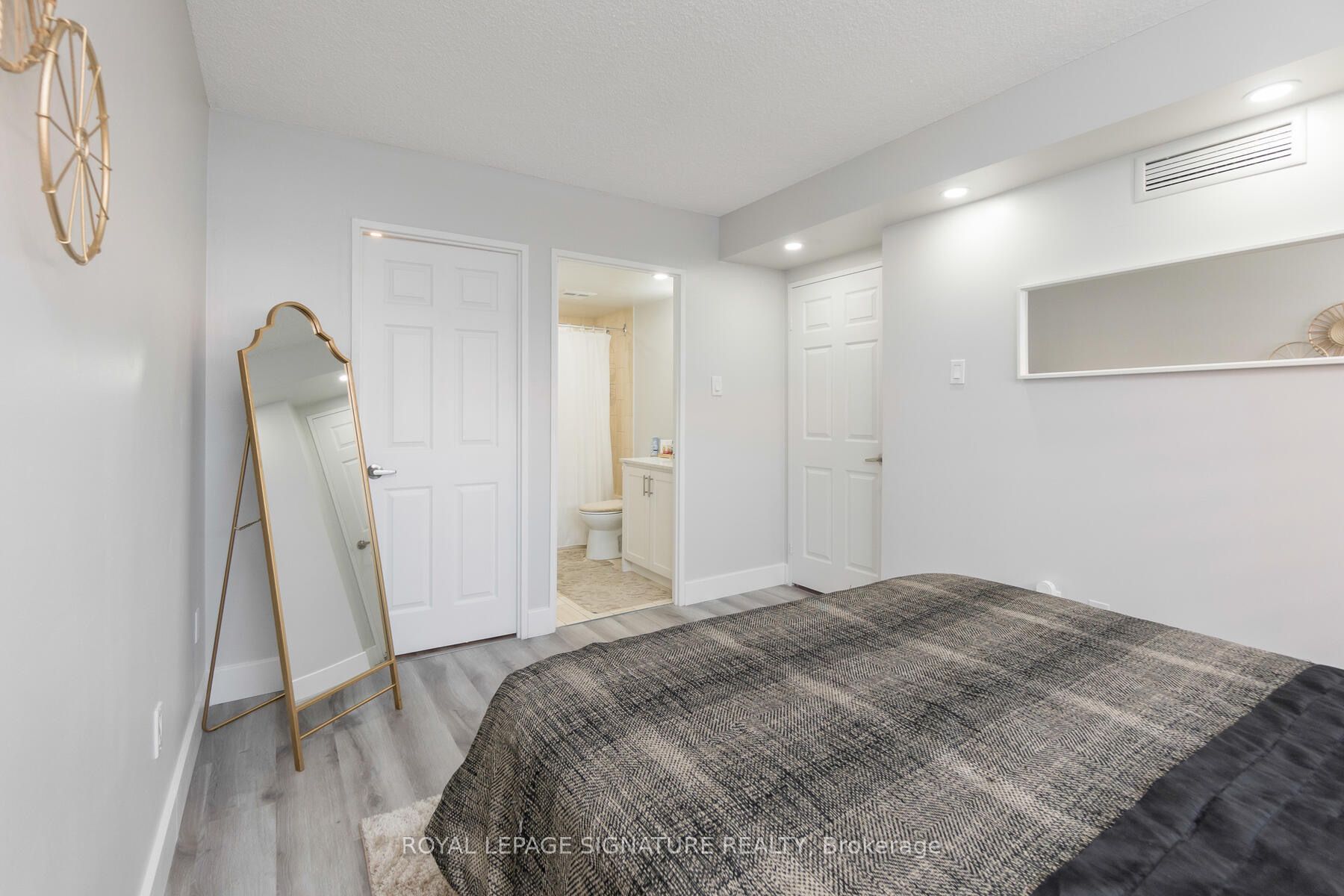 265 Enfield Place, #406