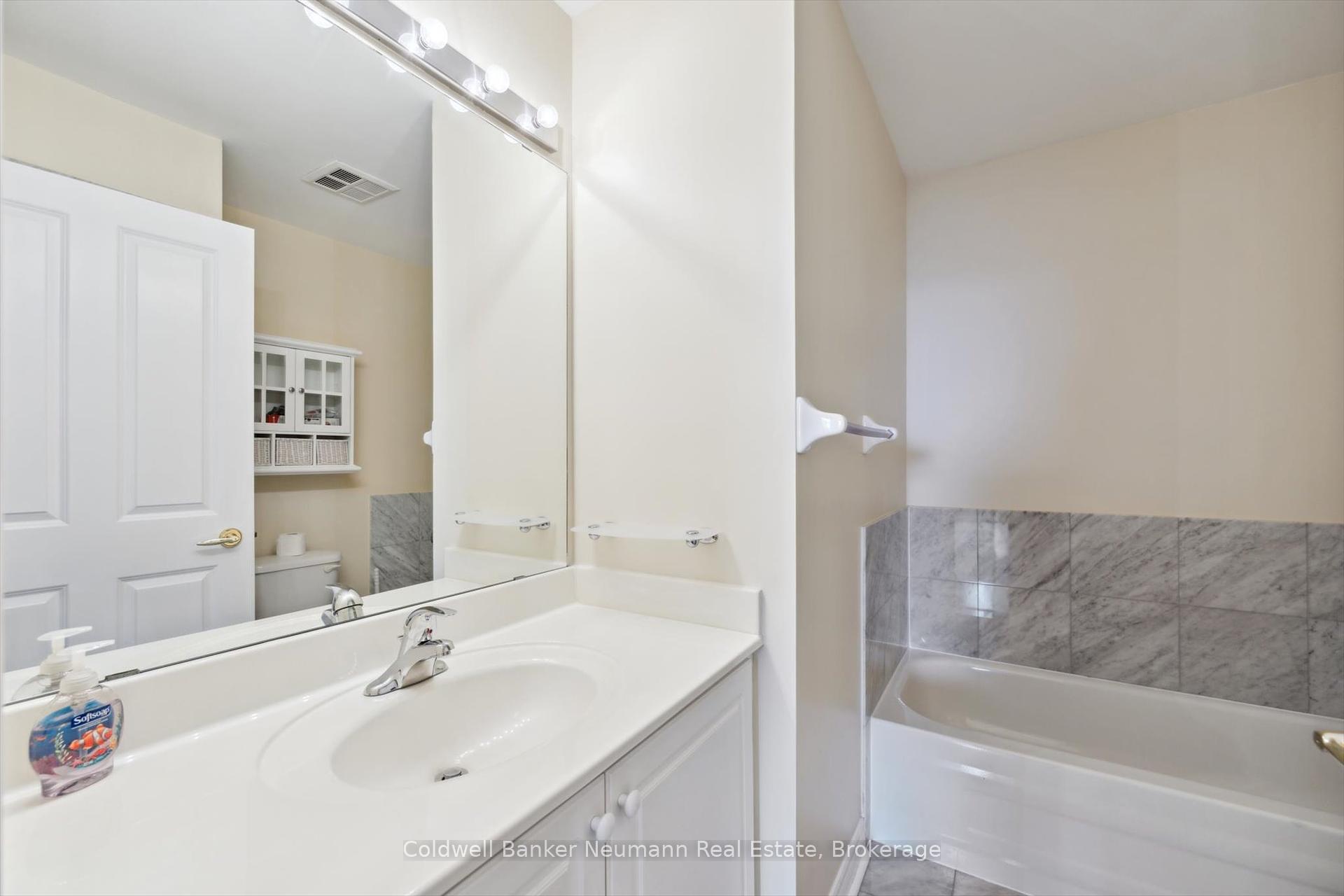 1 Bedroom Condo at 40 Old Mill, Oakville For sale