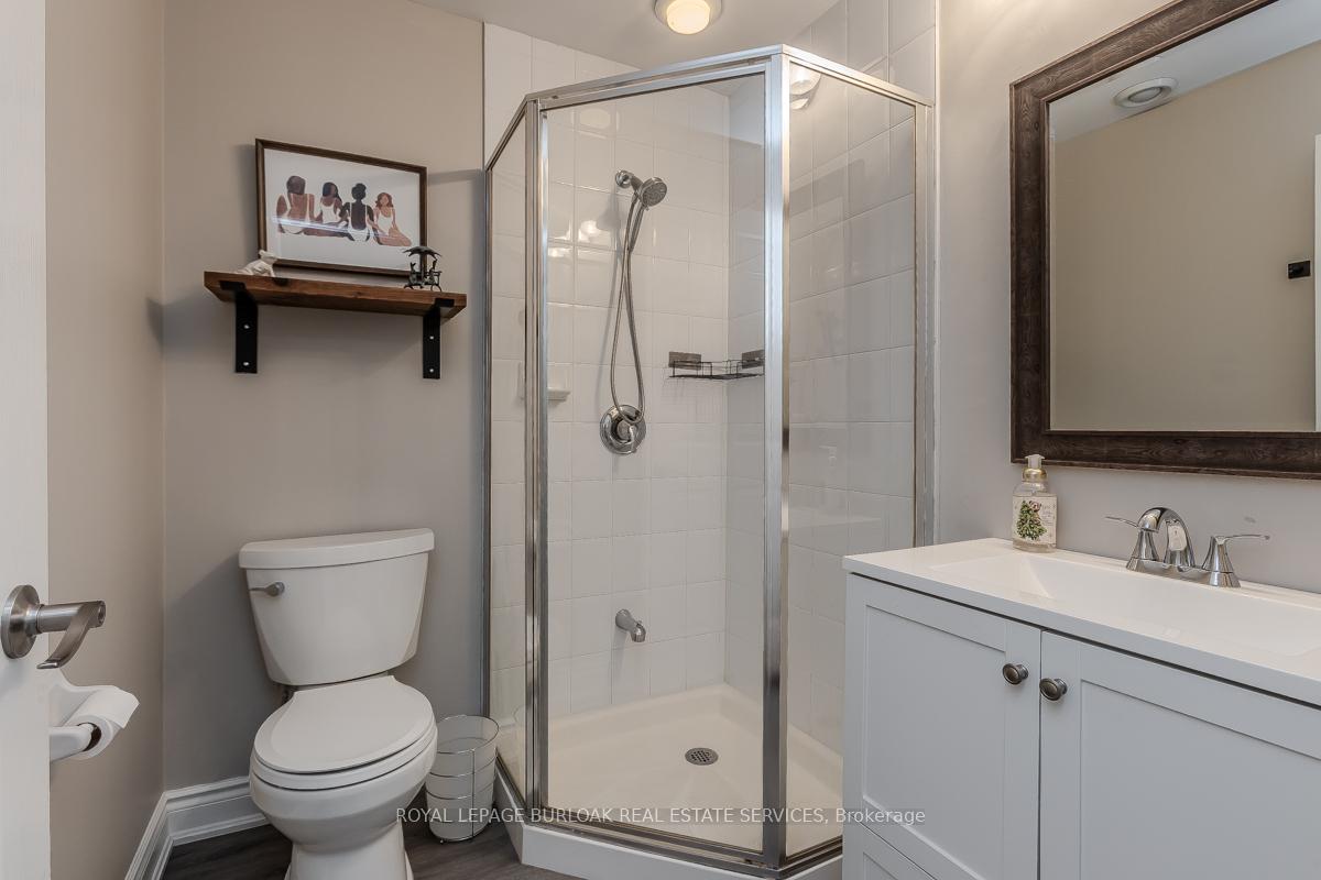 2 Bedrooms Condo at 2075 Amherst Heights, Burlington For sale