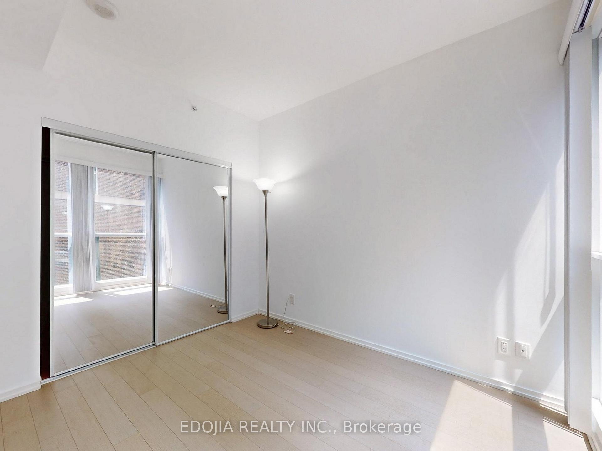 1 Bedroom Condo at 70 Temperance, Toronto For sale